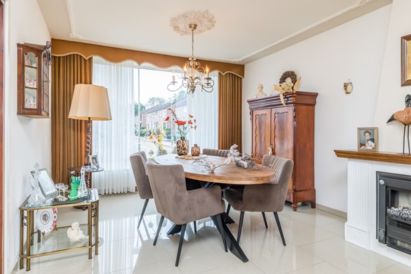 Foto - Te koop: Ruime goed onderhouden geschakelde 2 onder 1 kap woning in Bocholtz